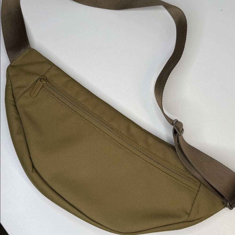 Everlane the renew transit fanny pack green NWOT - Picture 8 of 8